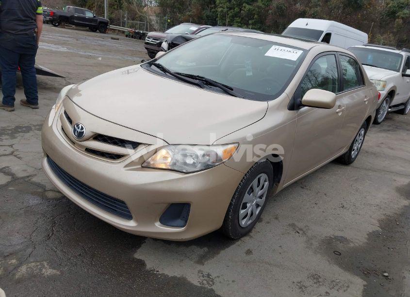 Photo 2 of 2011 Toyota Corolla LE (VIN 2T1BU4EE6BC576502)