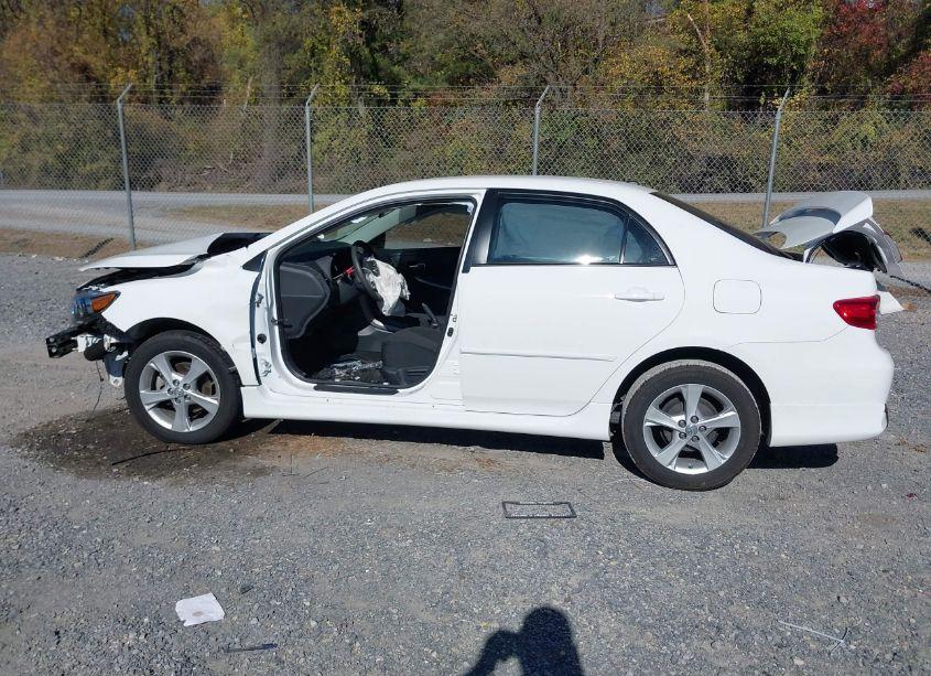 Photo 14 of 2011 Toyota Corolla S (VIN 2T1BU4EE6BC620787)