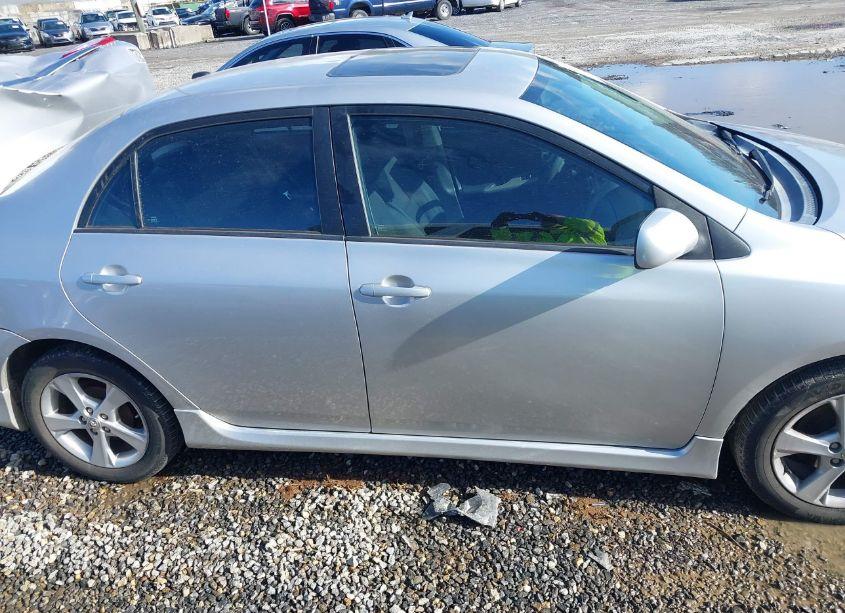 Photo 14 of 2011 Toyota Corolla S (VIN 2T1BU4EE6BC700347)