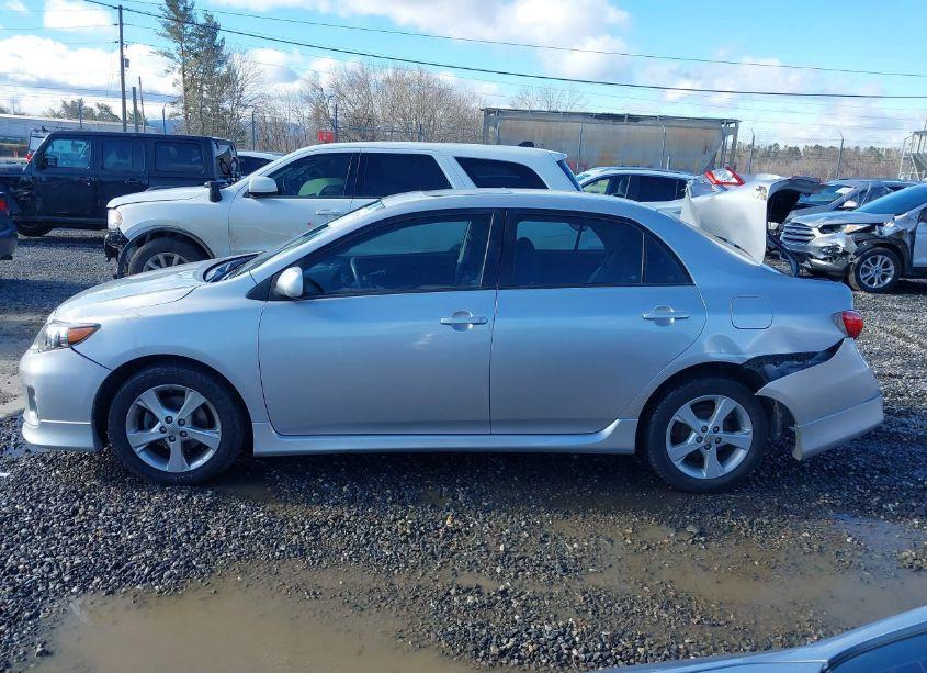 Photo 15 of 2011 Toyota Corolla S (VIN 2T1BU4EE6BC700347)