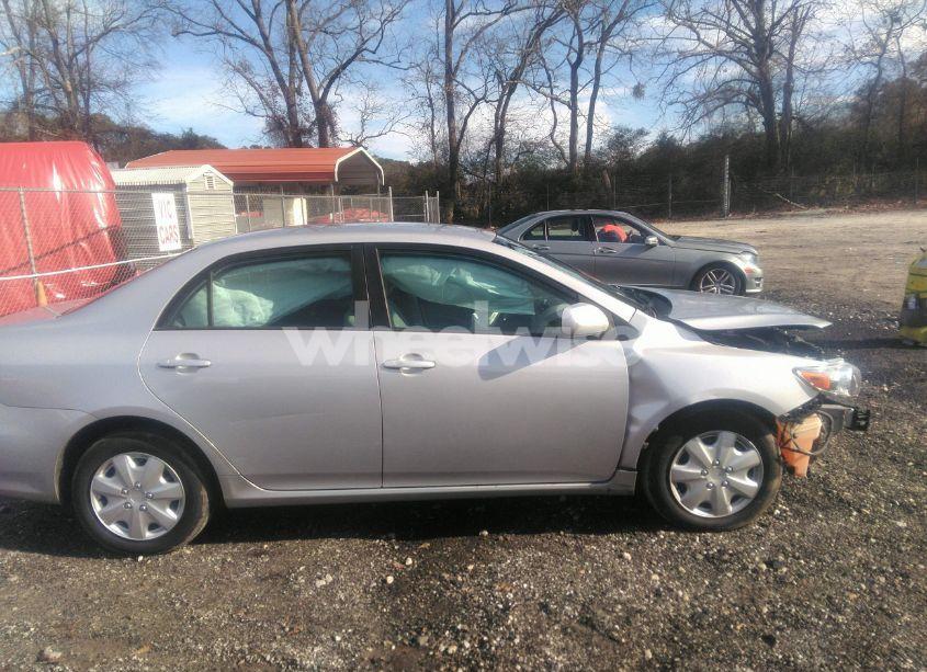 Photo 13 of 2011 Toyota Corolla S/LE (VIN 2T1BU4EE6BC713681)
