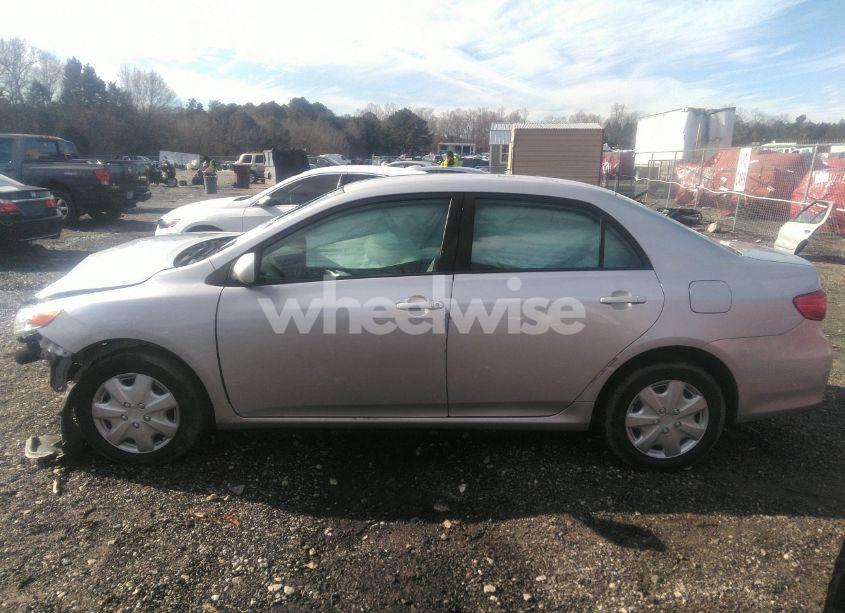 Photo 14 of 2011 Toyota Corolla S/LE (VIN 2T1BU4EE6BC713681)