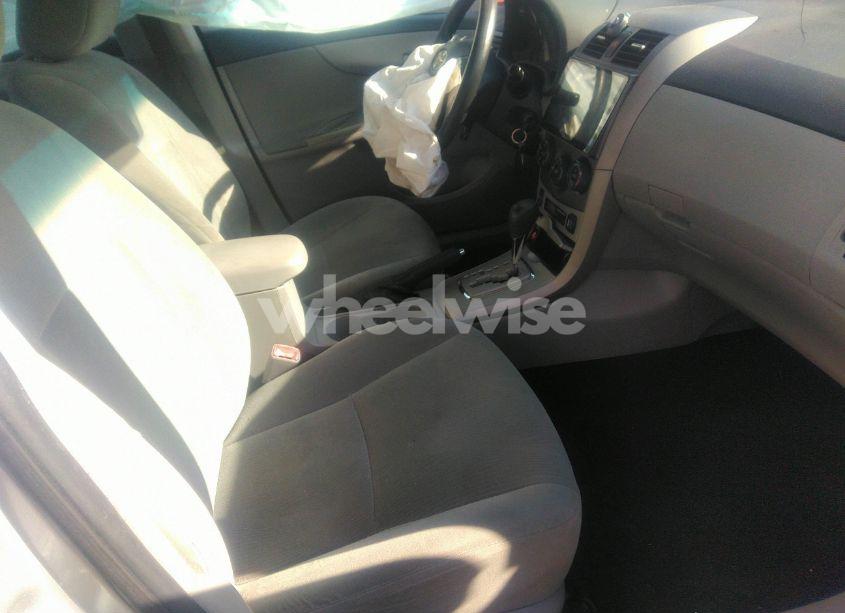 Photo 5 of 2011 Toyota Corolla S/LE (VIN 2T1BU4EE6BC713681)