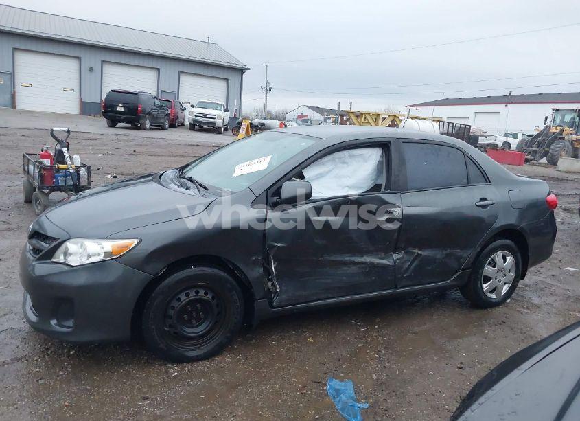 Photo 14 of 2011 Toyota Corolla LE (VIN 2T1BU4EE6BC724485)