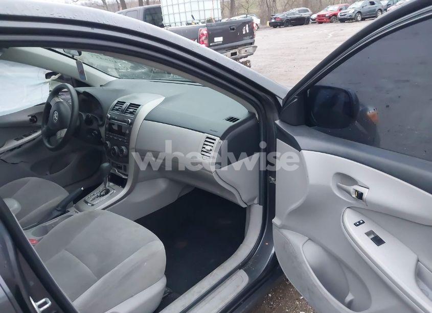 Photo 5 of 2011 Toyota Corolla LE (VIN 2T1BU4EE6BC724485)