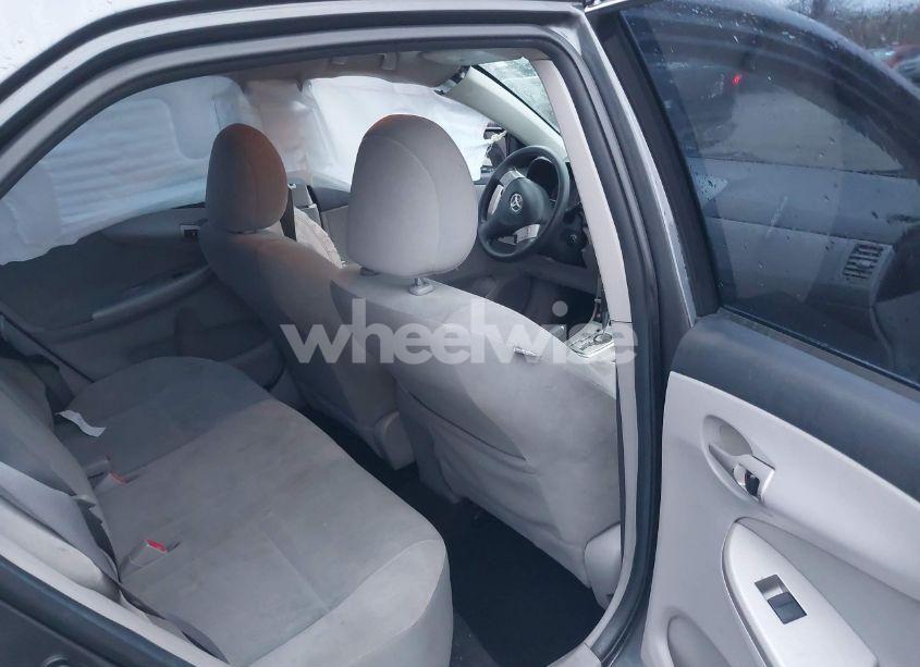 Photo 8 of 2011 Toyota Corolla LE (VIN 2T1BU4EE6BC724485)