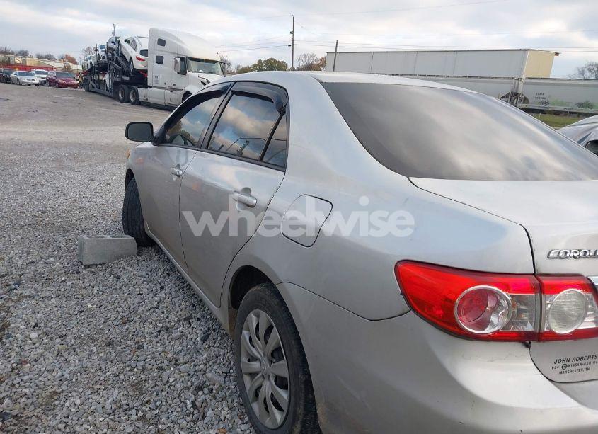 Photo 3 of 2012 Toyota Corolla LE (VIN 2T1BU4EE6CC829125)