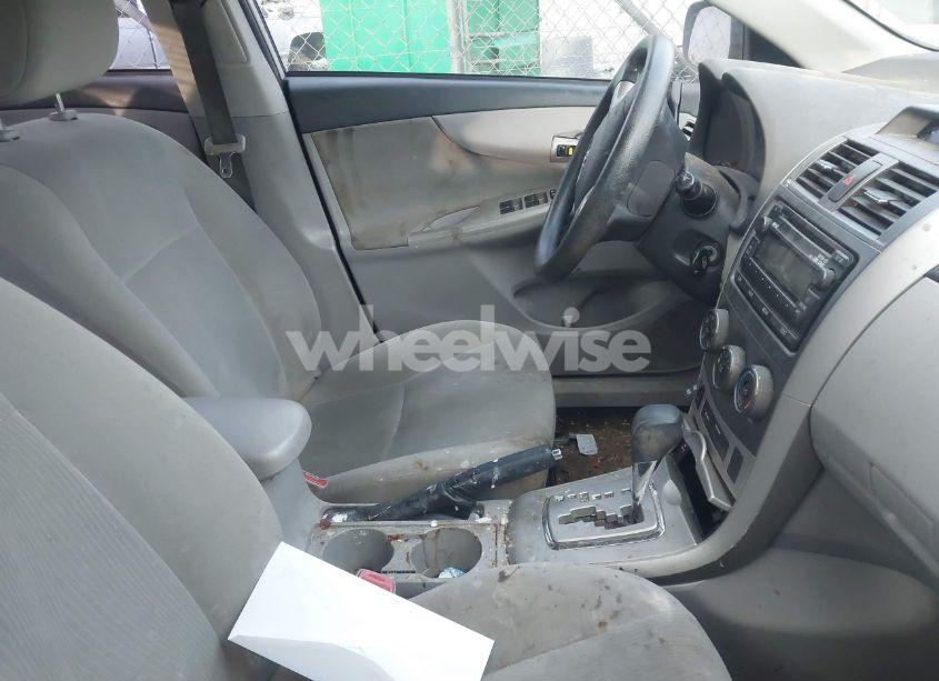 Photo 5 of 2012 Toyota Corolla LE (VIN 2T1BU4EE6CC829125)