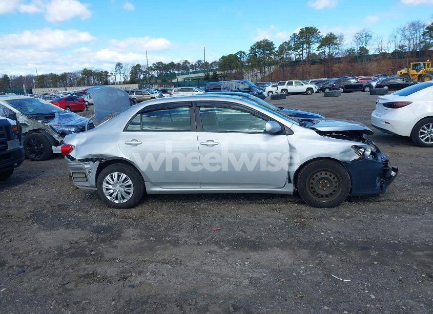 Photo 13 of 2012 Toyota Corolla LE (VIN 2T1BU4EE6CC837564)