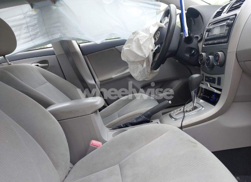 Photo 5 of 2012 Toyota Corolla LE (VIN 2T1BU4EE6CC851626)