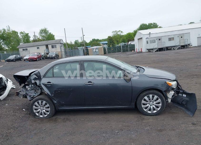 Photo 13 of 2012 Toyota Corolla LE (VIN 2T1BU4EE6CC900680)