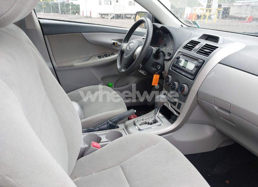 Photo 5 of 2012 Toyota Corolla LE (VIN 2T1BU4EE6CC900680)