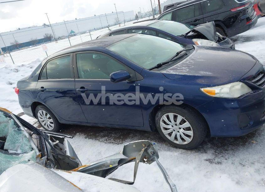 Photo 13 of 2013 Toyota Corolla LE (VIN 2T1BU4EE6DC001898)