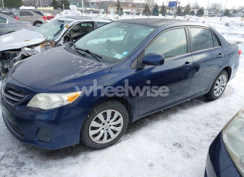 Photo 2 of 2013 Toyota Corolla LE (VIN 2T1BU4EE6DC001898)