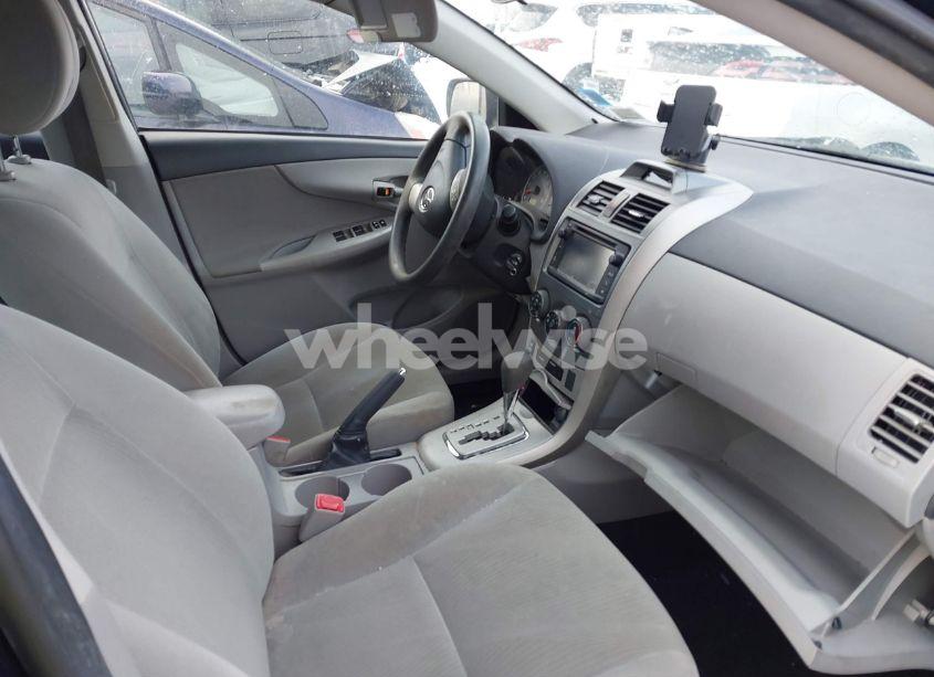 Photo 5 of 2013 Toyota Corolla LE (VIN 2T1BU4EE6DC001898)