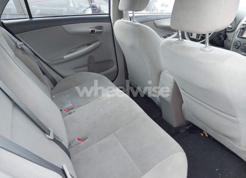 Photo 8 of 2013 Toyota Corolla LE (VIN 2T1BU4EE6DC001898)