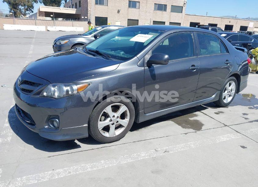 Photo 2 of 2013 Toyota Corolla S (VIN 2T1BU4EE6DC006700)