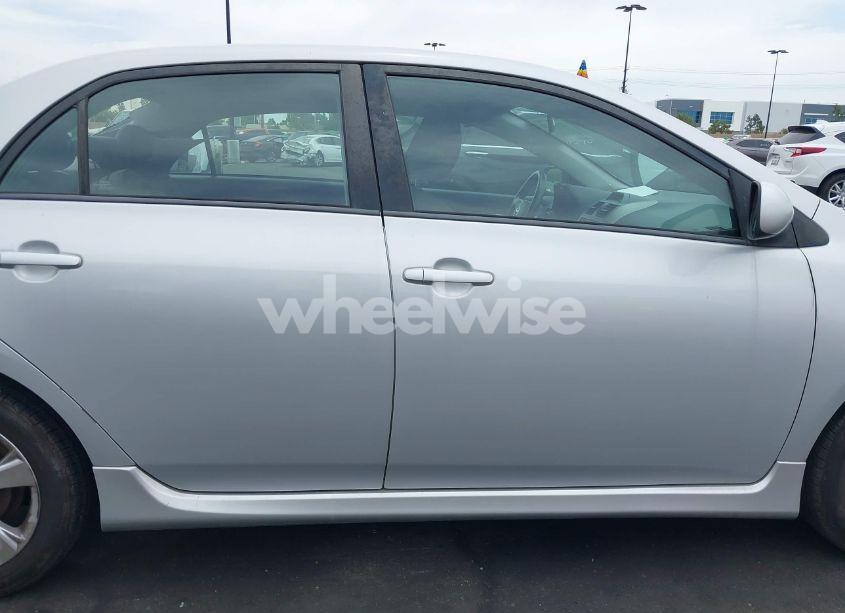 Photo 14 of 2013 Toyota Corolla S (VIN 2T1BU4EE6DC013467)