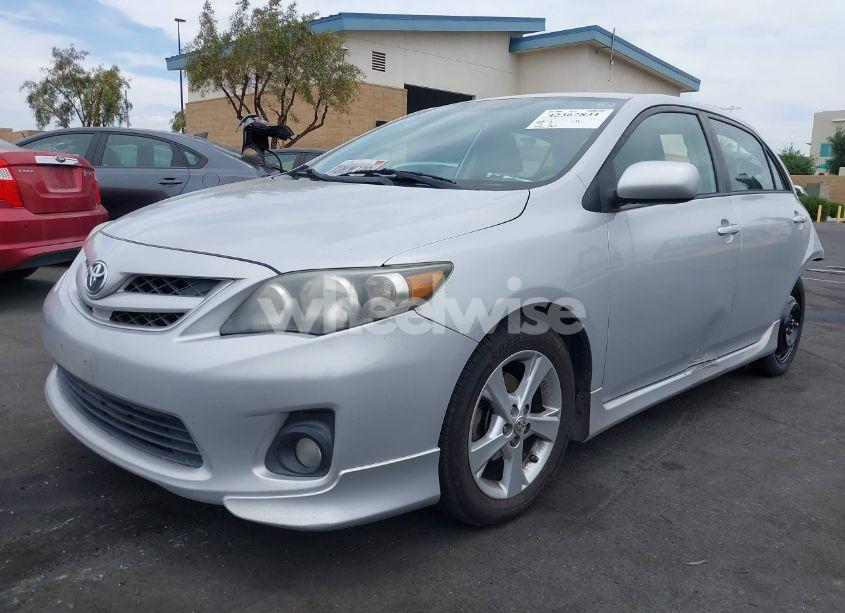 Photo 2 of 2013 Toyota Corolla S (VIN 2T1BU4EE6DC013467)