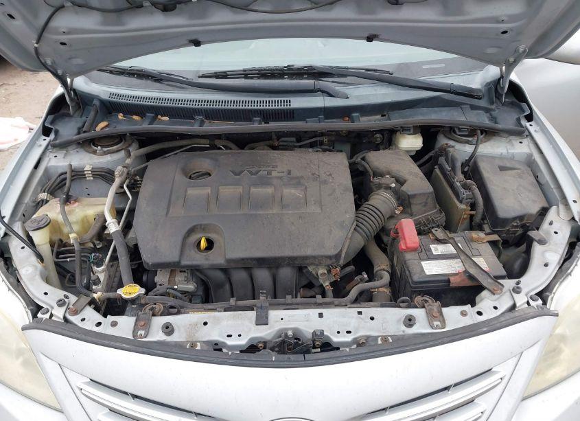 Photo 10 of 2013 Toyota Corolla LE (VIN 2T1BU4EE6DC021651)