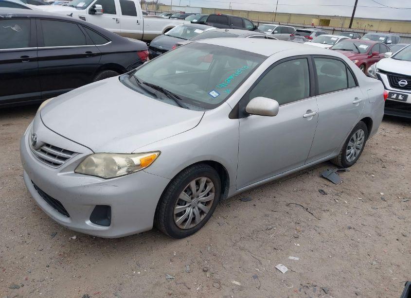 Photo 2 of 2013 Toyota Corolla LE (VIN 2T1BU4EE6DC021651)