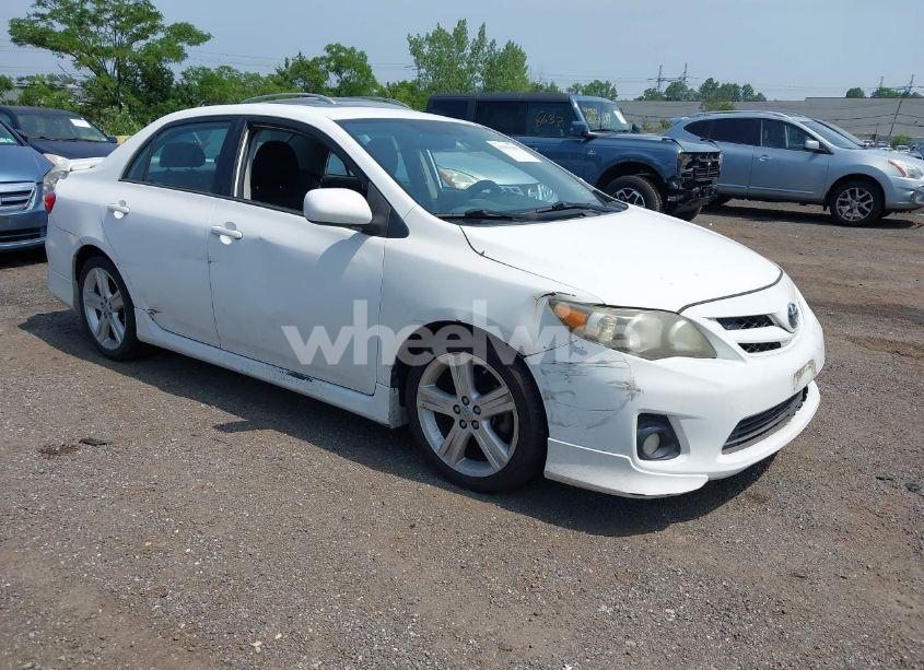 2013 Toyota Corolla S (VIN 2T1BU4EE6DC029782) main photo
