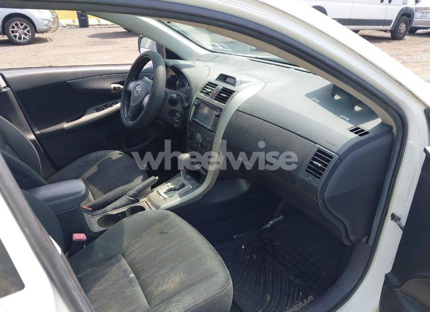 Photo 5 of 2013 Toyota Corolla S (VIN 2T1BU4EE6DC029782)