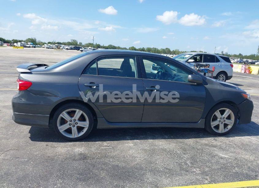 Photo 13 of 2013 Toyota Corolla S (VIN 2T1BU4EE6DC051104)