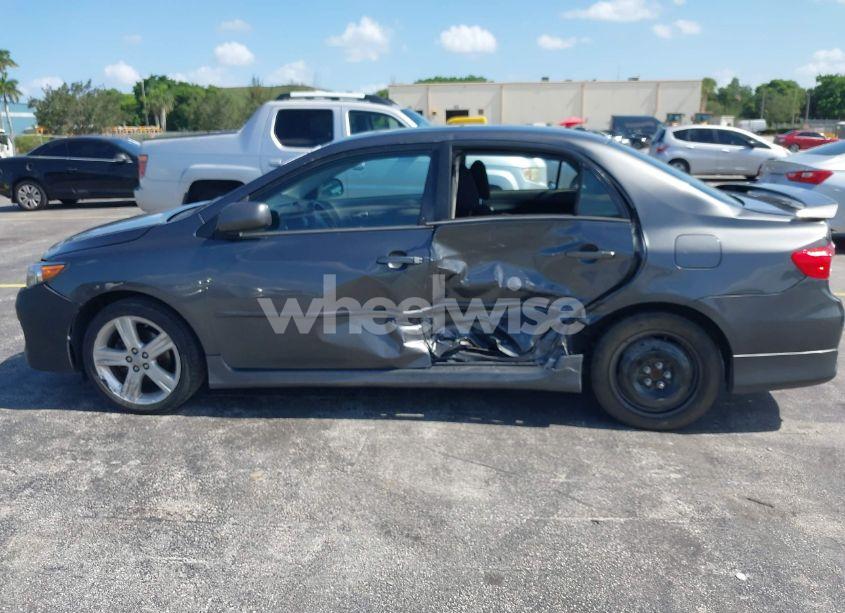 Photo 14 of 2013 Toyota Corolla S (VIN 2T1BU4EE6DC051104)