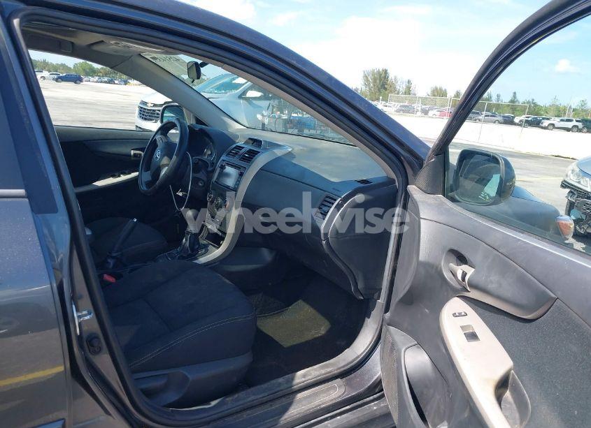 Photo 5 of 2013 Toyota Corolla S (VIN 2T1BU4EE6DC051104)