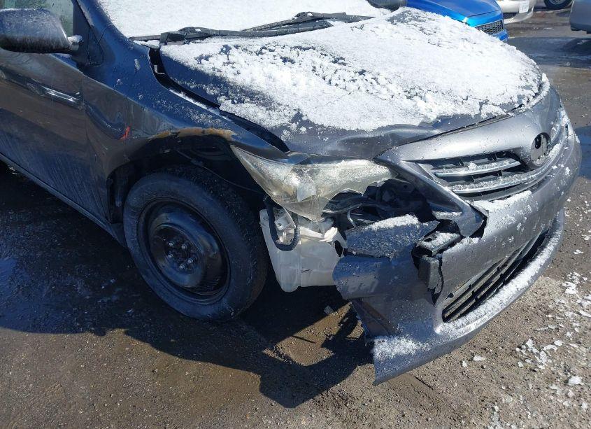 Photo 6 of 2013 Toyota Corolla LE (VIN 2T1BU4EE6DC052348)