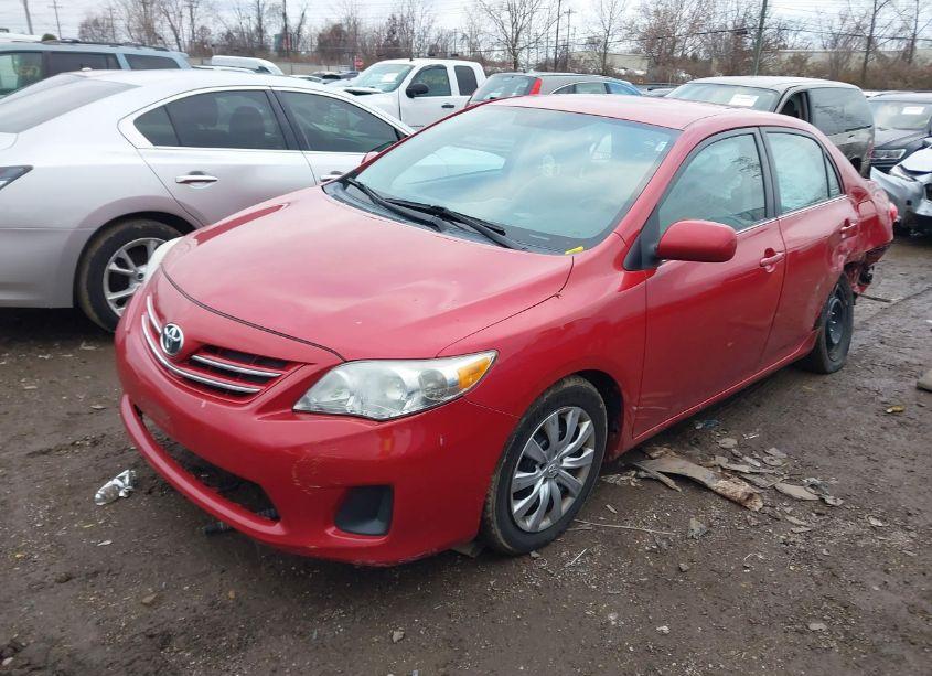 Photo 2 of 2013 Toyota Corolla LE (VIN 2T1BU4EE6DC068422)