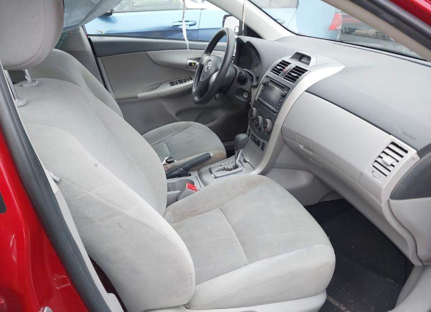 Photo 5 of 2013 Toyota Corolla LE (VIN 2T1BU4EE6DC068422)