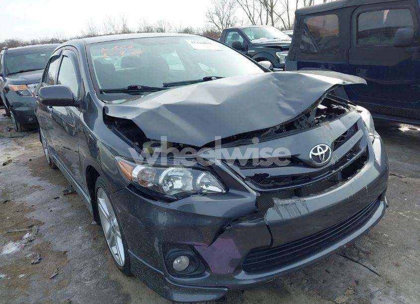 2013 Toyota Corolla S (VIN 2T1BU4EE6DC078366) main photo