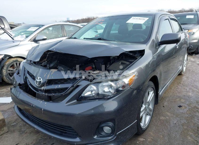 Photo 2 of 2013 Toyota Corolla S (VIN 2T1BU4EE6DC078366)