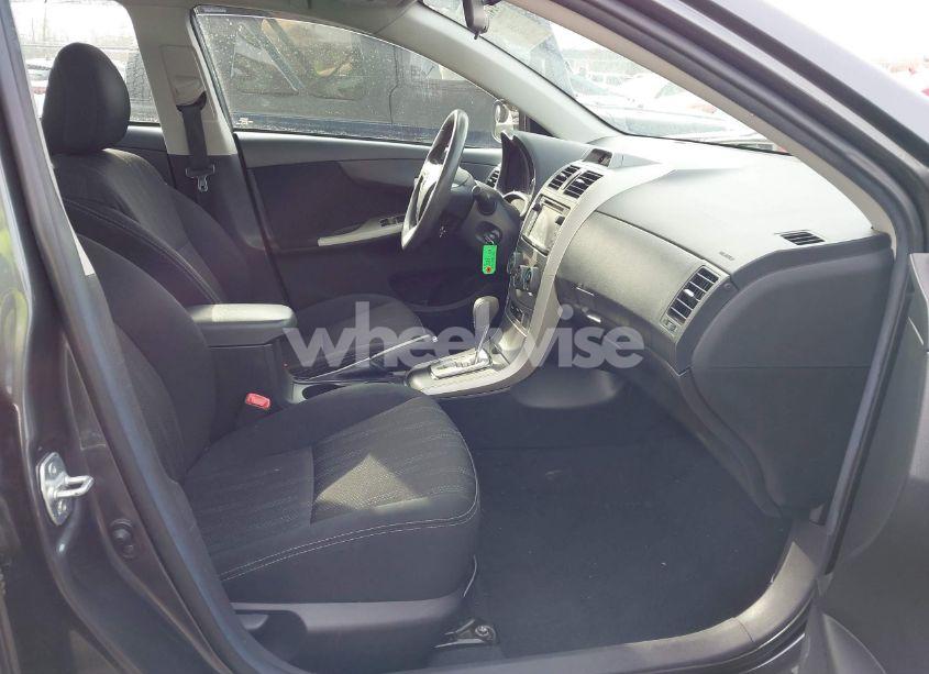 Photo 5 of 2013 Toyota Corolla S (VIN 2T1BU4EE6DC078366)