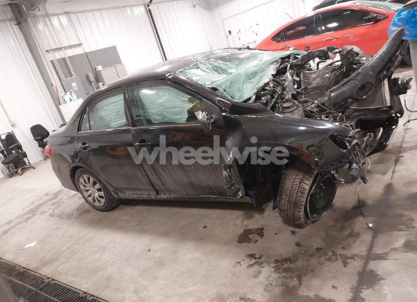 Photo 13 of 2013 Toyota Corolla LE (VIN 2T1BU4EE6DC083647)