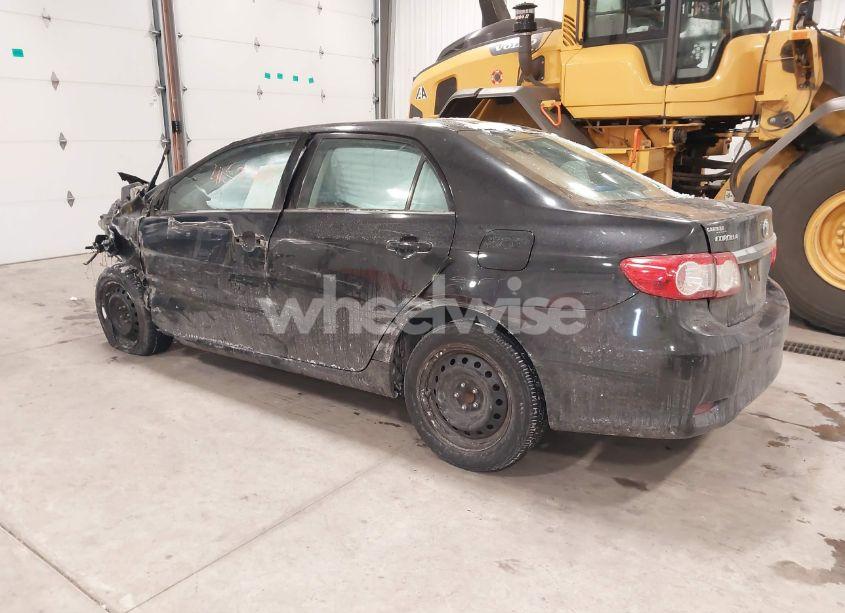 Photo 3 of 2013 Toyota Corolla LE (VIN 2T1BU4EE6DC083647)