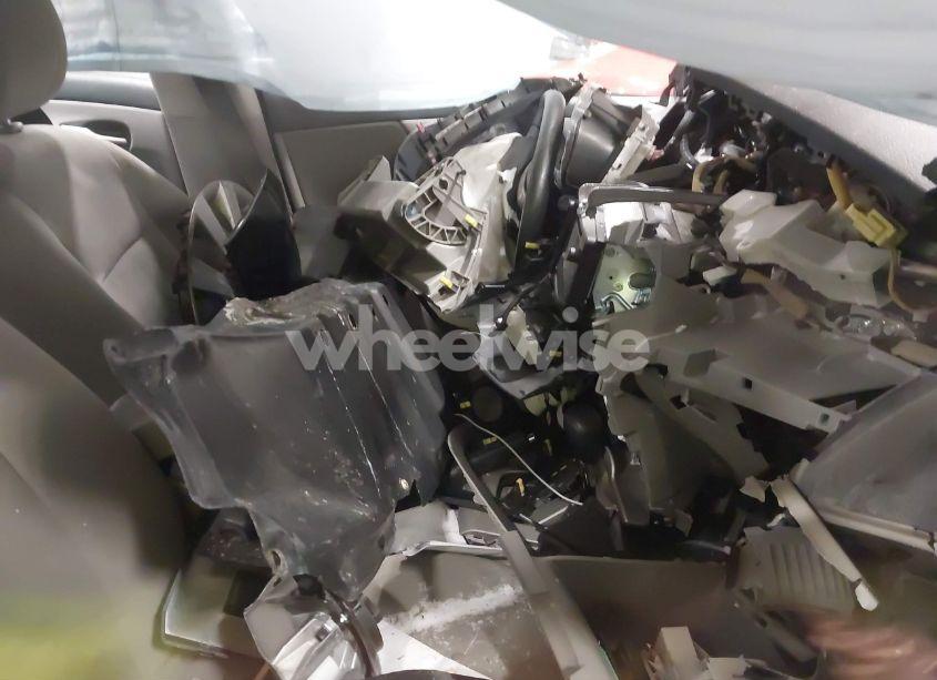 Photo 5 of 2013 Toyota Corolla LE (VIN 2T1BU4EE6DC083647)