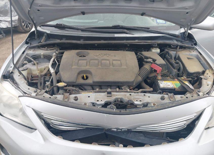 Photo 10 of 2013 Toyota Corolla LE (VIN 2T1BU4EE6DC088153)