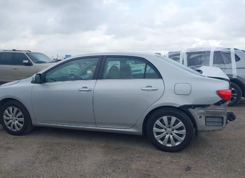 Photo 15 of 2013 Toyota Corolla LE (VIN 2T1BU4EE6DC088153)