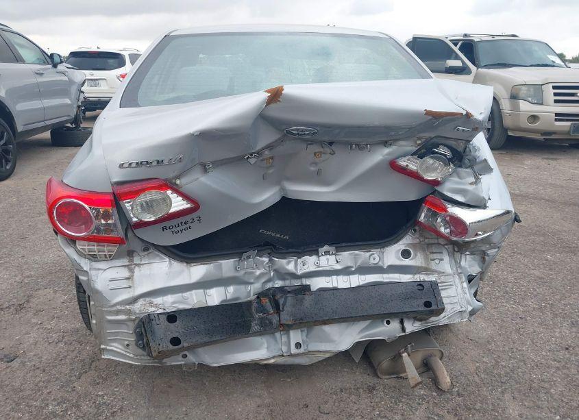 Photo 17 of 2013 Toyota Corolla LE (VIN 2T1BU4EE6DC088153)