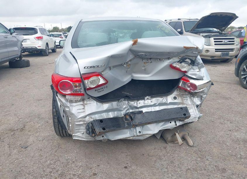 Photo 6 of 2013 Toyota Corolla LE (VIN 2T1BU4EE6DC088153)