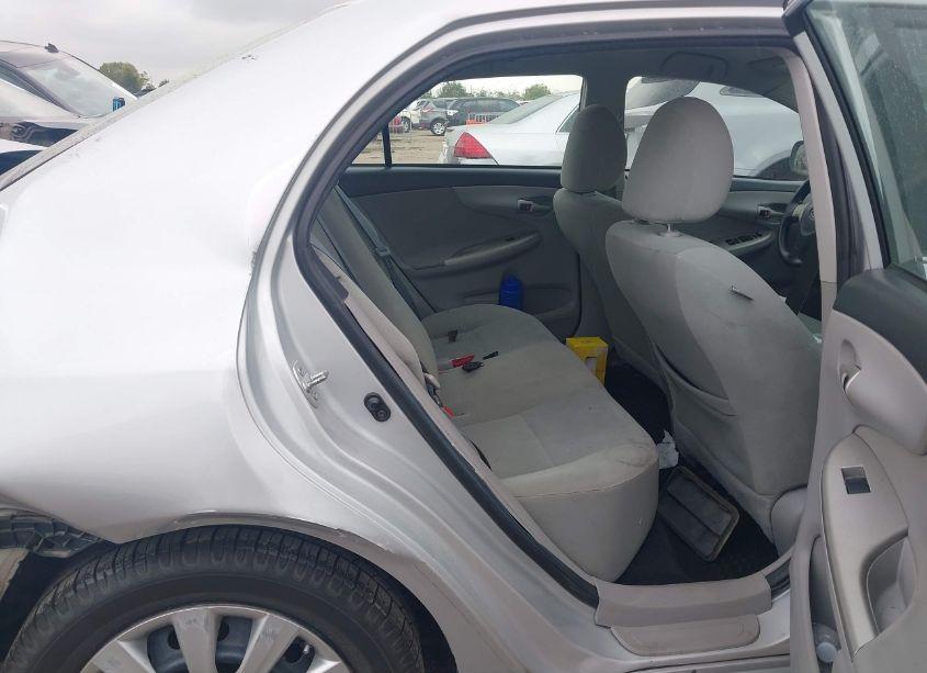 Photo 8 of 2013 Toyota Corolla LE (VIN 2T1BU4EE6DC088153)