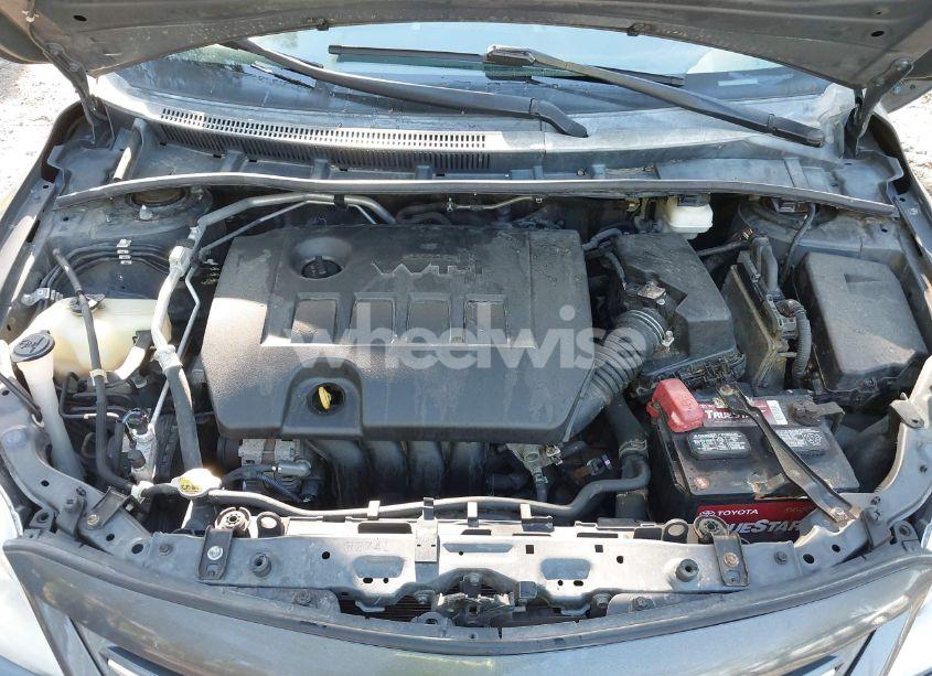 Photo 10 of 2013 Toyota Corolla LE (VIN 2T1BU4EE6DC089531)