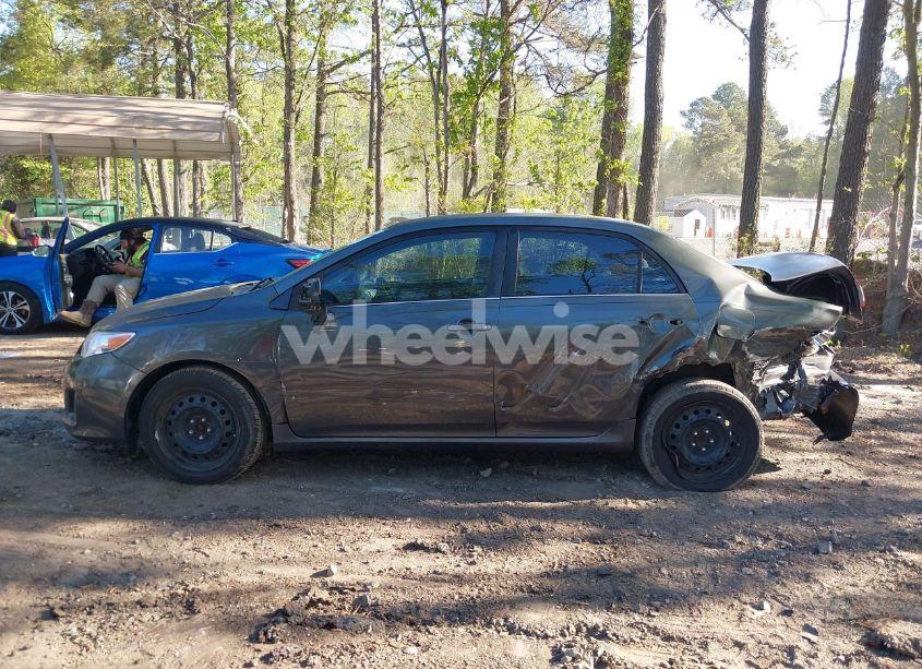 Photo 14 of 2013 Toyota Corolla LE (VIN 2T1BU4EE6DC089531)