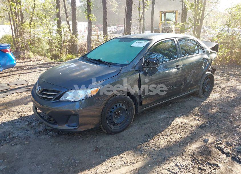 Photo 2 of 2013 Toyota Corolla LE (VIN 2T1BU4EE6DC089531)