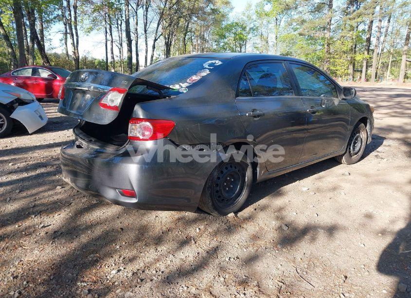 Photo 4 of 2013 Toyota Corolla LE (VIN 2T1BU4EE6DC089531)