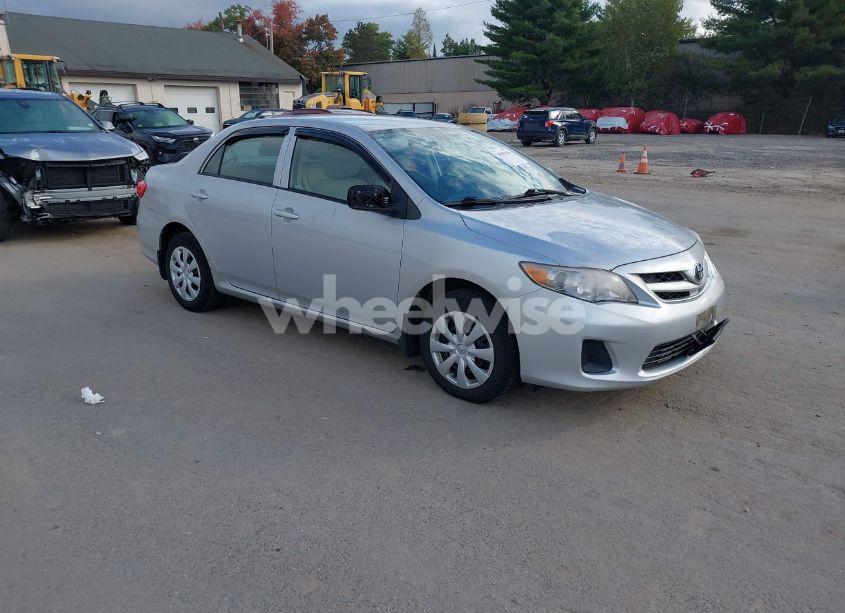2013 Toyota Corolla L (VIN 2T1BU4EE6DC100463) main photo