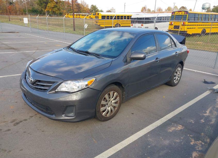 Photo 2 of 2013 Toyota Corolla LE (VIN 2T1BU4EE6DC114749)